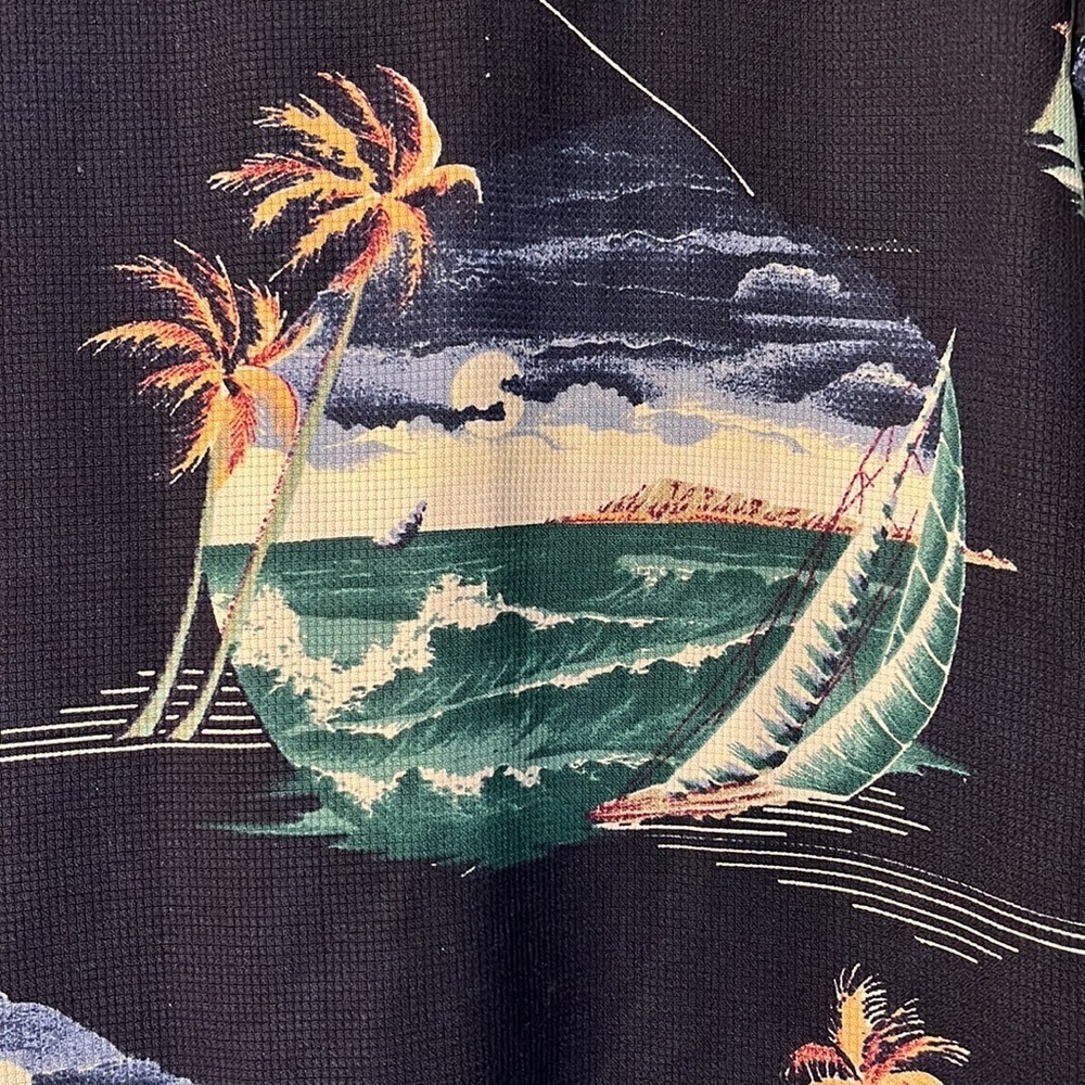 100% silk Tommy Bahama Men’s navy blue shirt Size M EUC - Picture 3 of 4